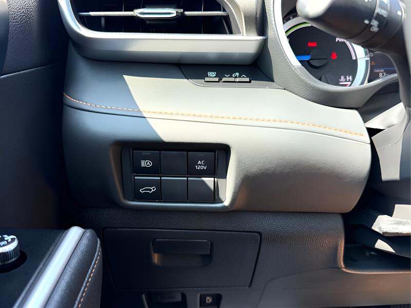 Toyota Highlander Hybrid Bronze Edition 2023 Toyota Highlander Hybrid Bronze Edition 2023