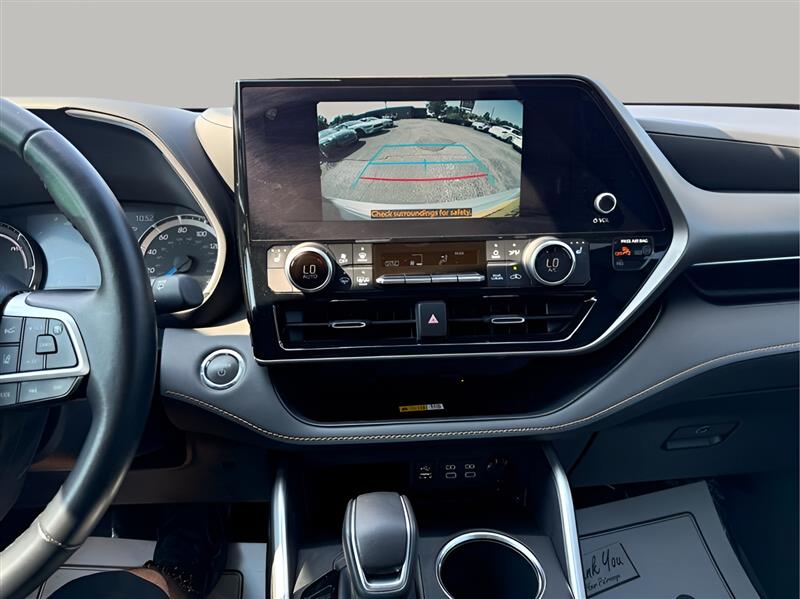 Toyota Highlander Hybrid Bronze Edition 2023 Toyota Highlander Hybrid Bronze Edition 2023