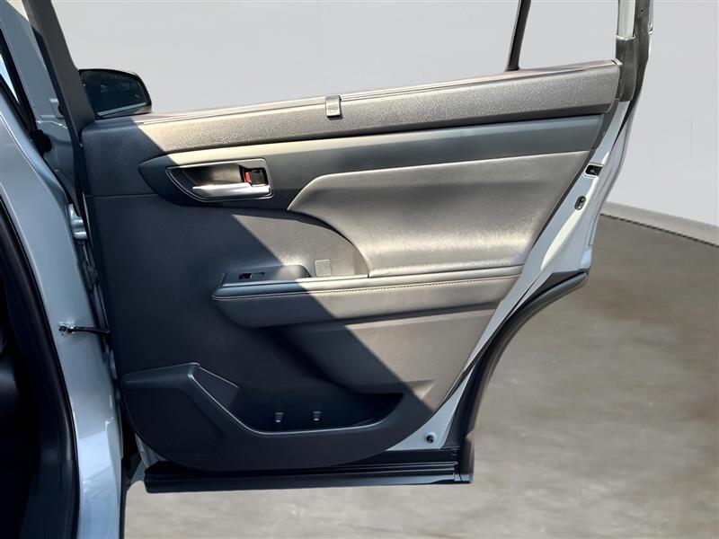 Toyota Highlander Hybrid Bronze Edition 2023 Toyota Highlander Hybrid Bronze Edition 2023