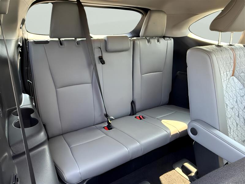 Toyota Highlander Hybrid Bronze Edition 2023 Toyota Highlander Hybrid Bronze Edition 2023