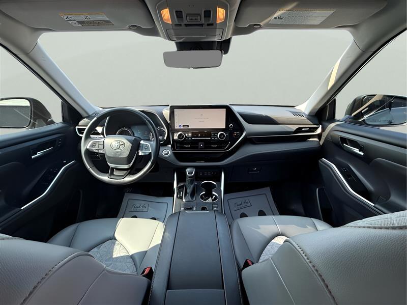 Toyota Highlander Hybrid Bronze Edition 2023 Toyota Highlander Hybrid Bronze Edition 2023