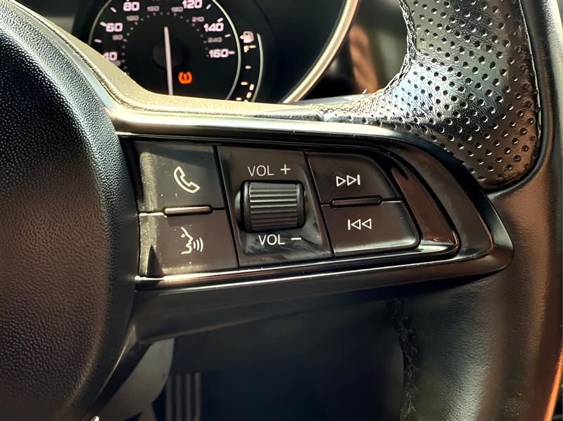 Alfa Romeo Giulia Ti 2022 Alfa Romeo Giulia Ti 2022
