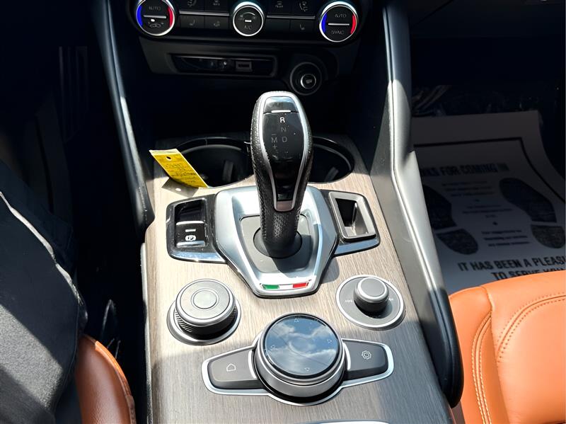 Alfa Romeo Giulia Ti 2022 Alfa Romeo Giulia Ti 2022
