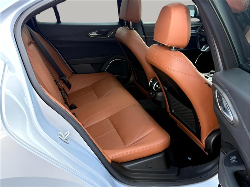 Alfa Romeo Giulia Ti 2022 Alfa Romeo Giulia Ti 2022