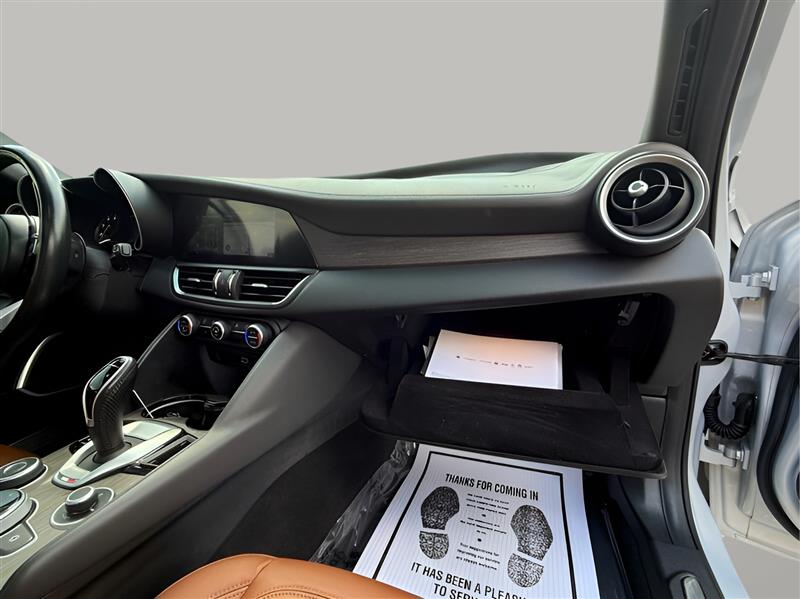 Alfa Romeo Giulia Ti 2022 Alfa Romeo Giulia Ti 2022