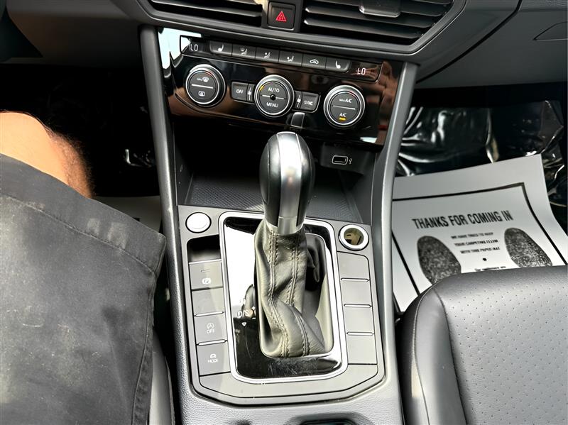 Volkswagen Jetta 1.4T SEL 8A 2019 Volkswagen Jetta 1.4T SEL 8A 2019