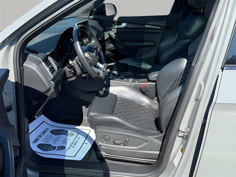 Audi SQ5 3.0T Premium Plus quattro 2020 Audi SQ5 3.0T Premium Plus quattro 2020