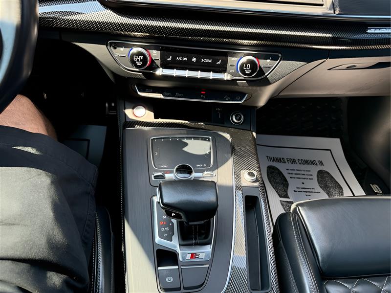 Audi SQ5 3.0T Premium Plus quattro 2020 Audi SQ5 3.0T Premium Plus quattro 2020