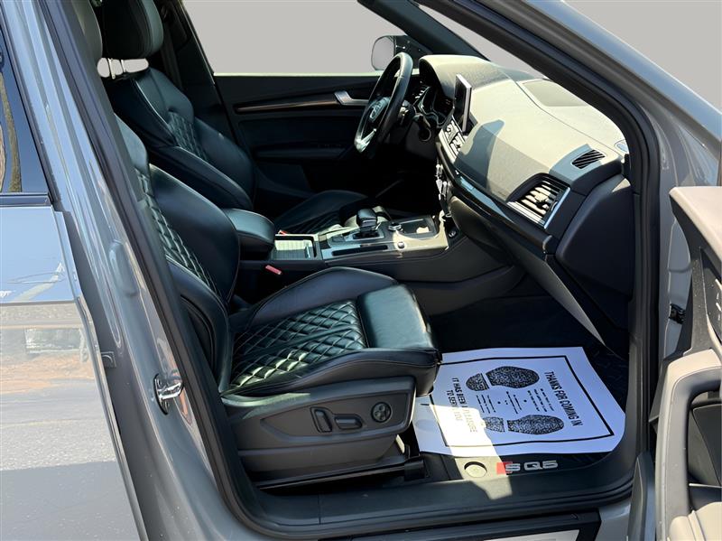 Audi SQ5 3.0T Premium Plus quattro 2020 Audi SQ5 3.0T Premium Plus quattro 2020
