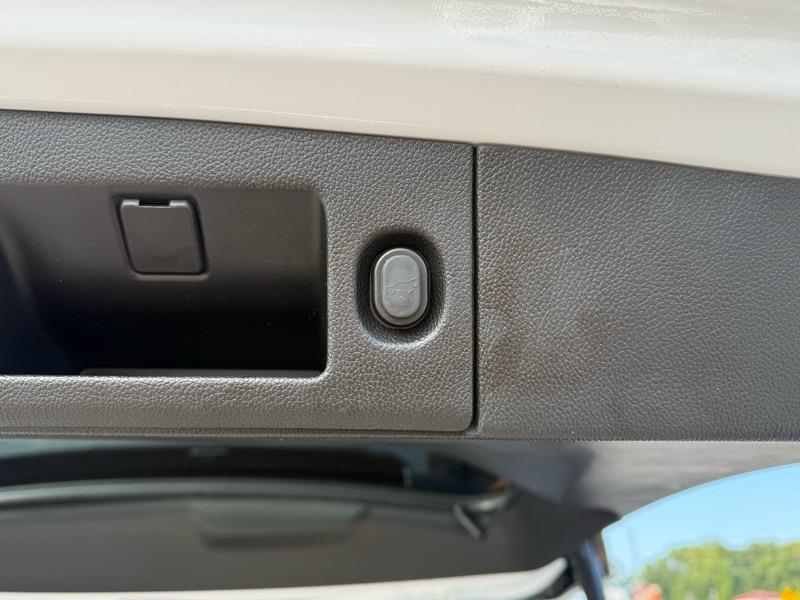 GMC Yukon XL SLT 2WD 2018 GMC Yukon XL SLT 2WD 2018