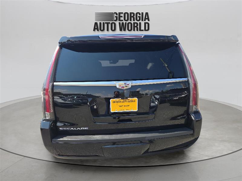 Cadillac Escalade Luxury 2WD 2017 Cadillac Escalade Luxury 2WD 2017