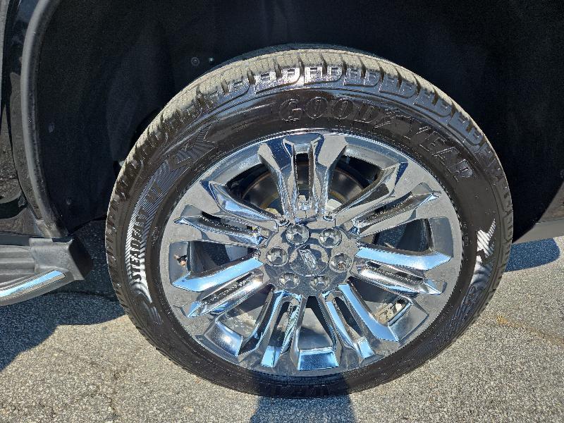 Cadillac Escalade Luxury 2WD 2017 Cadillac Escalade Luxury 2WD 2017