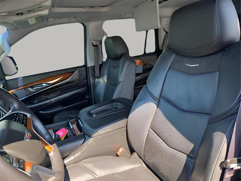 Cadillac Escalade Luxury 2WD 2017 Cadillac Escalade Luxury 2WD 2017