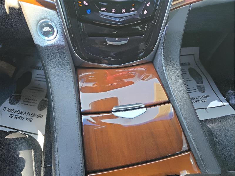 Cadillac Escalade Luxury 2WD 2017 Cadillac Escalade Luxury 2WD 2017