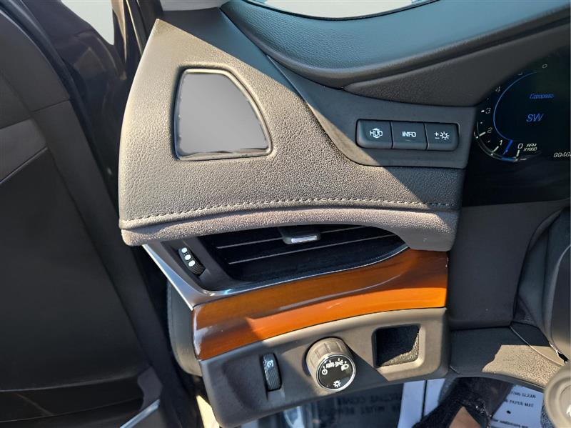 Cadillac Escalade Luxury 2WD 2017 Cadillac Escalade Luxury 2WD 2017