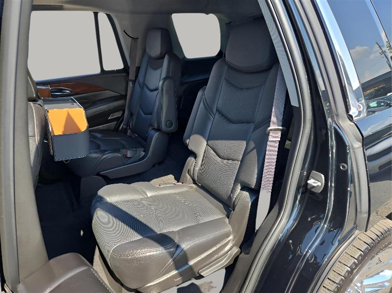 Cadillac Escalade Luxury 2WD 2017 Cadillac Escalade Luxury 2WD 2017