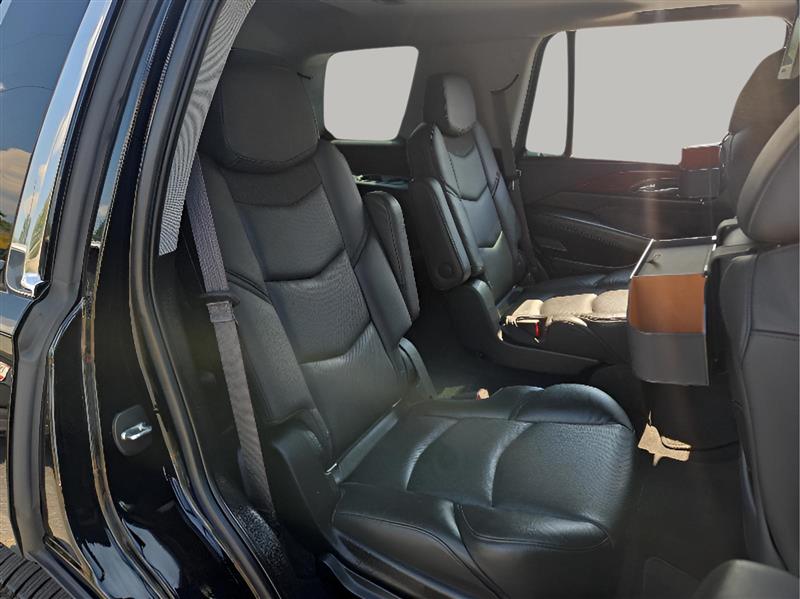 Cadillac Escalade Luxury 2WD 2017 Cadillac Escalade Luxury 2WD 2017