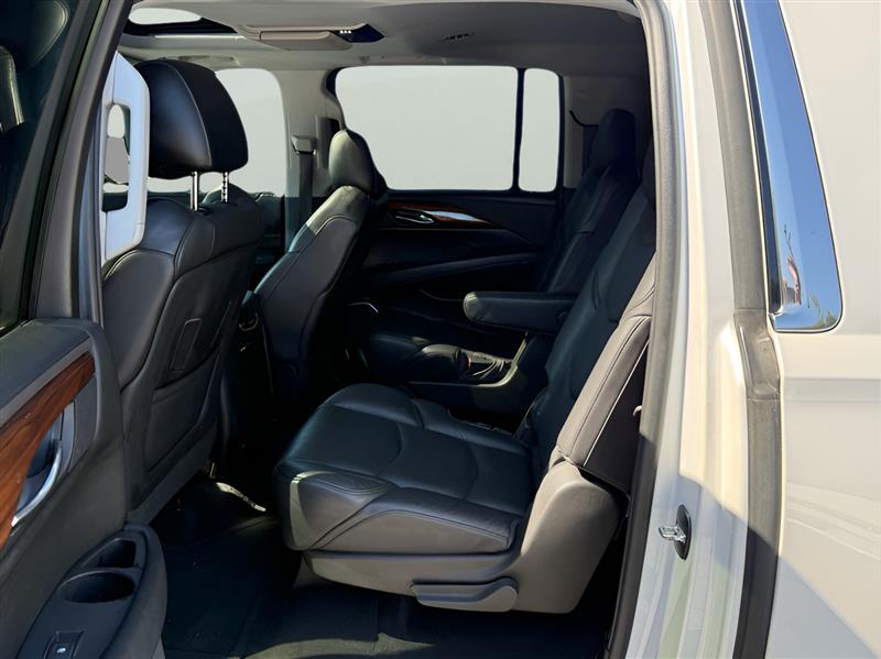 Cadillac Escalade ESV 2WD Luxury 2016 Cadillac Escalade ESV 2WD Luxury 2016