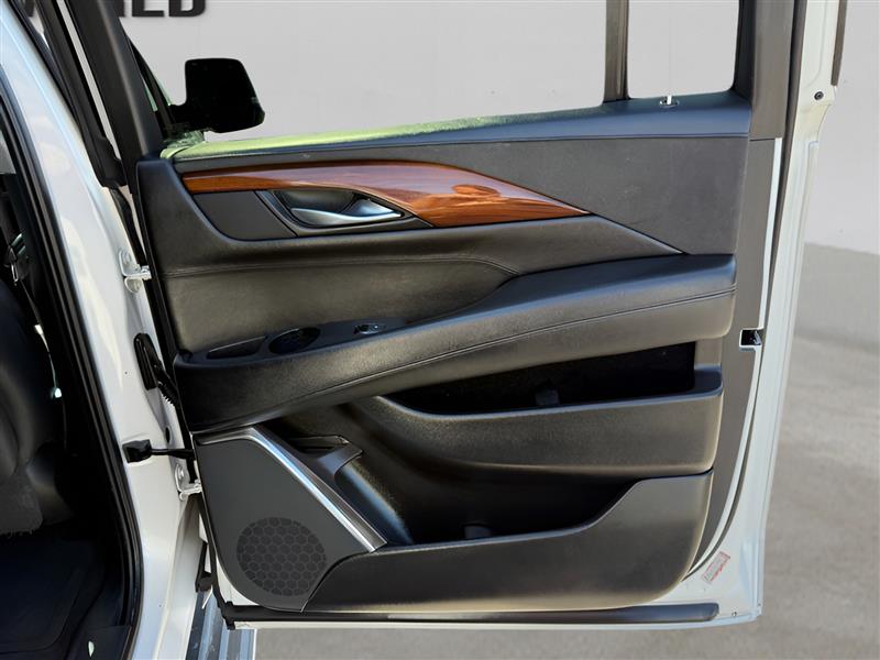 Cadillac Escalade ESV 2WD Luxury 2016 Cadillac Escalade ESV 2WD Luxury 2016