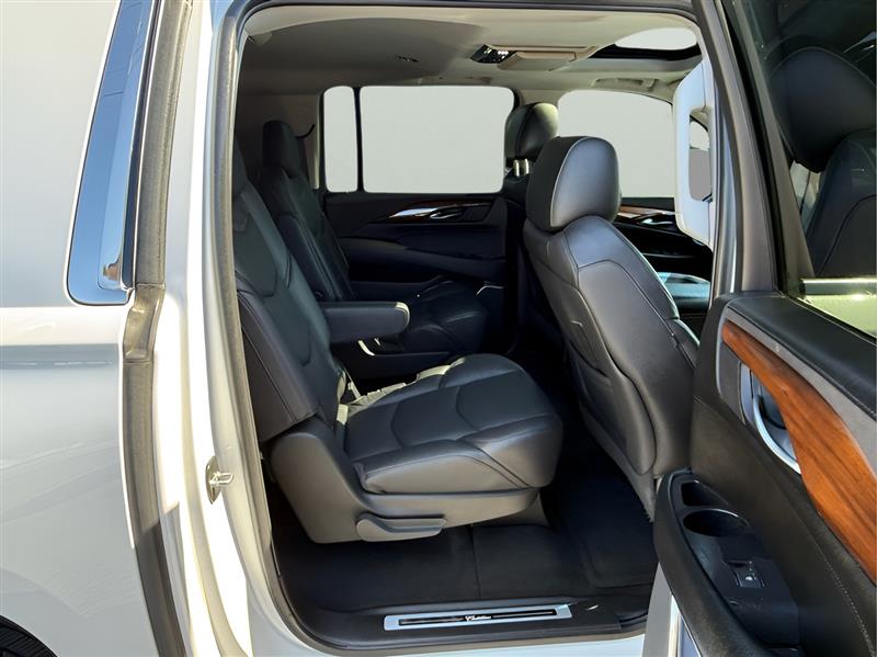 Cadillac Escalade ESV 2WD Luxury 2016 Cadillac Escalade ESV 2WD Luxury 2016