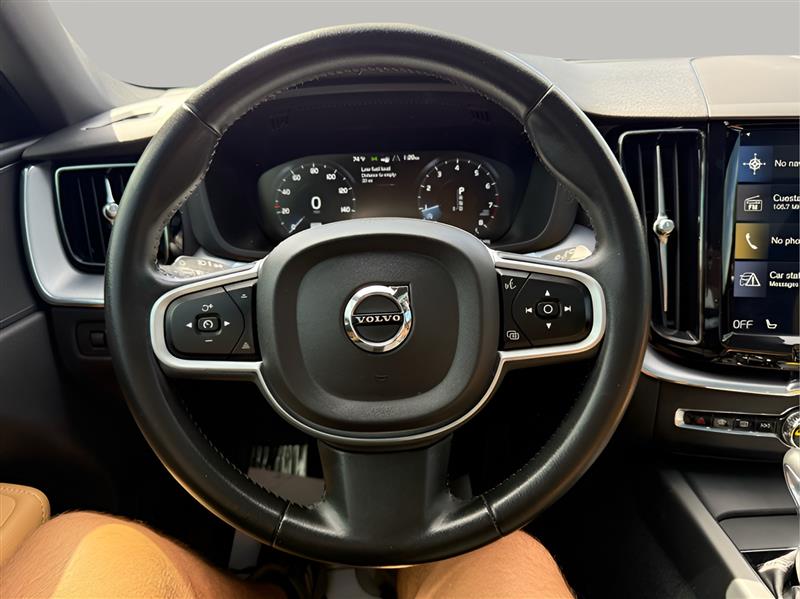 Volvo XC60 T5 Momentum AWD 2020 Volvo XC60 T5 Momentum AWD 2020