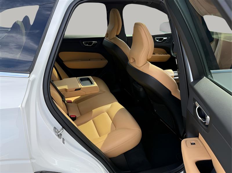 Volvo XC60 T5 Momentum AWD 2020 Volvo XC60 T5 Momentum AWD 2020