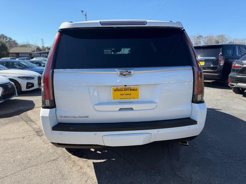 Cadillac Escalade Platinum 2WD 2016