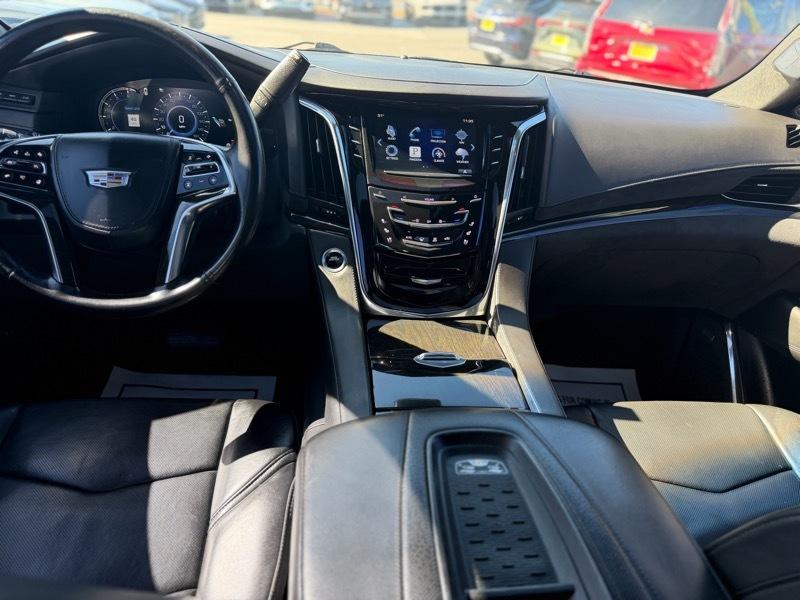 Cadillac Escalade Platinum 2WD 2016