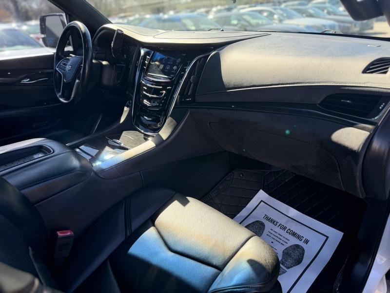 Cadillac Escalade Platinum 2WD 2016