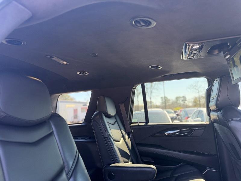 Cadillac Escalade Platinum 2WD 2016