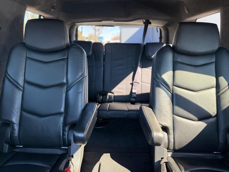 Cadillac Escalade Platinum 2WD 2016