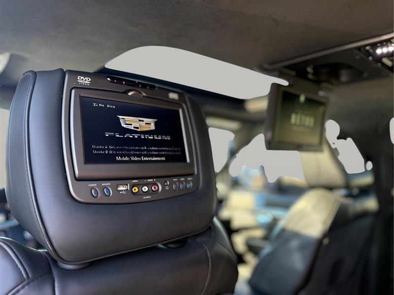 Cadillac Escalade Platinum 2WD 2016