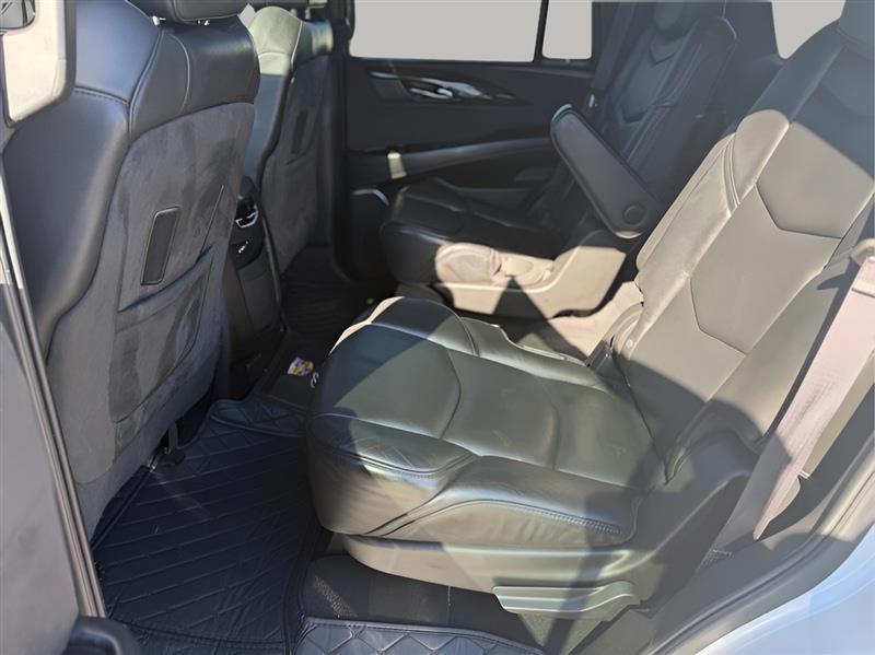 Cadillac Escalade Platinum 2WD 2016