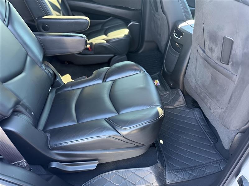 Cadillac Escalade Platinum 2WD 2016