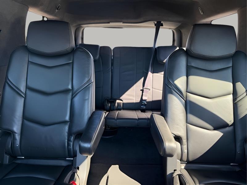 Cadillac Escalade Platinum 2WD 2016