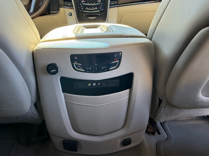 Cadillac Escalade Premium 2WD 2015 Cadillac Escalade Premium 2WD 2015