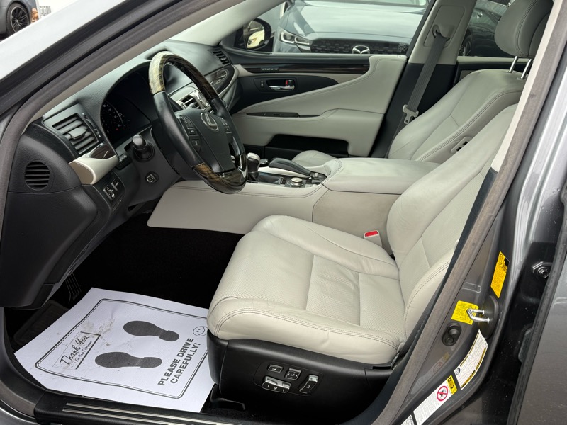 Lexus LS 460 Luxury Sedan AWD 2013 Lexus LS 460 Luxury Sedan AWD 2013