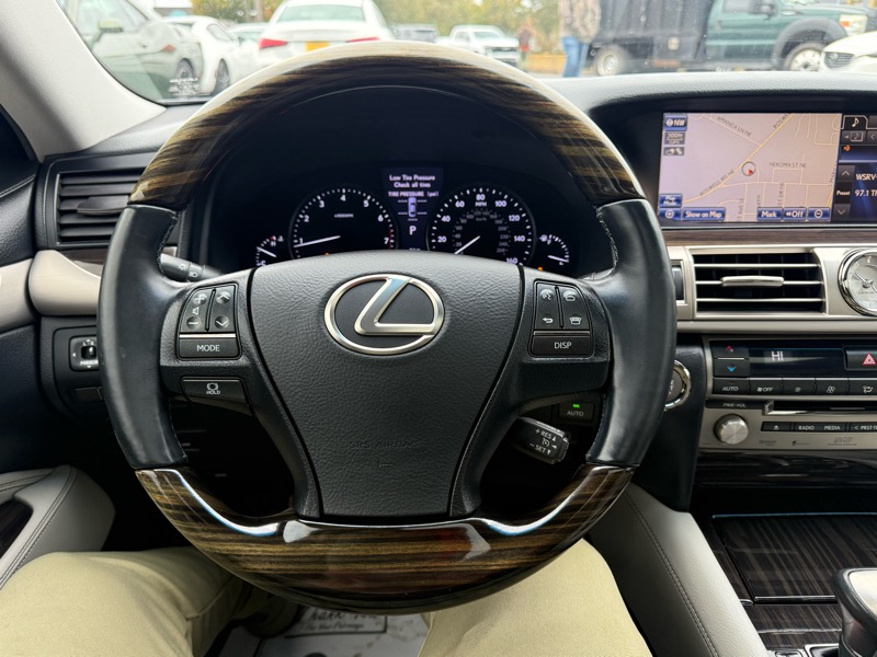 Lexus LS 460 Luxury Sedan AWD 2013 Lexus LS 460 Luxury Sedan AWD 2013