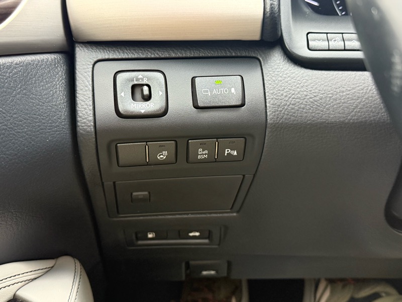 Lexus LS 460 Luxury Sedan AWD 2013 Lexus LS 460 Luxury Sedan AWD 2013