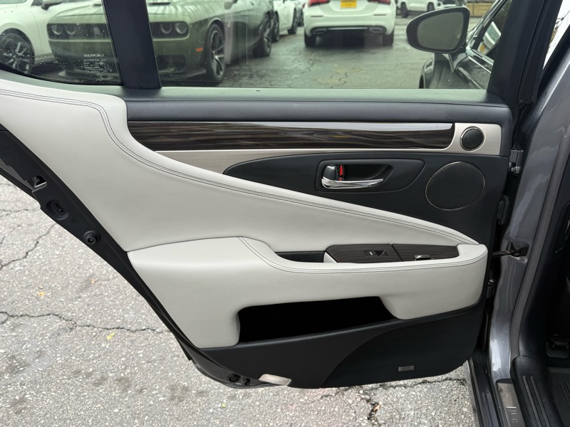 Lexus LS 460 Luxury Sedan AWD 2013 Lexus LS 460 Luxury Sedan AWD 2013