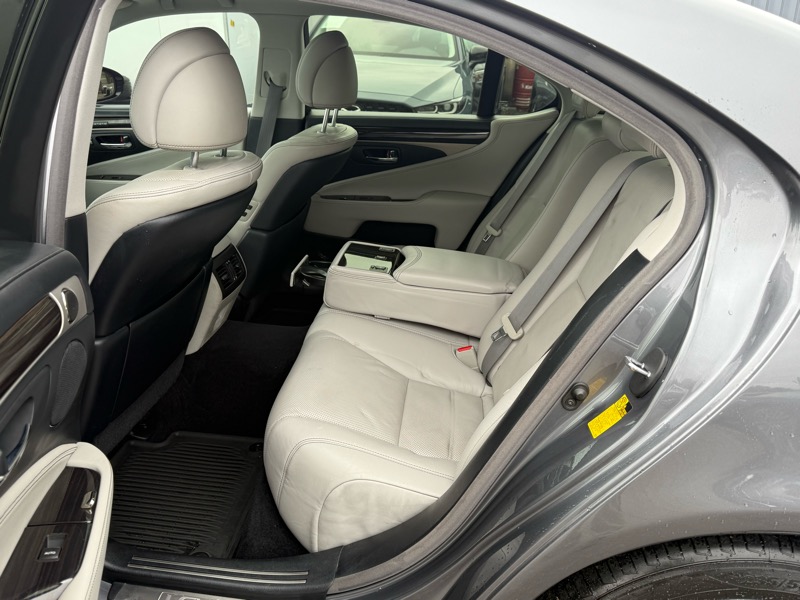 Lexus LS 460 Luxury Sedan AWD 2013 Lexus LS 460 Luxury Sedan AWD 2013