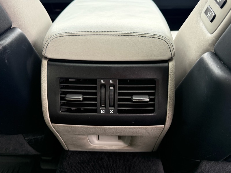 Lexus LS 460 Luxury Sedan AWD 2013 Lexus LS 460 Luxury Sedan AWD 2013