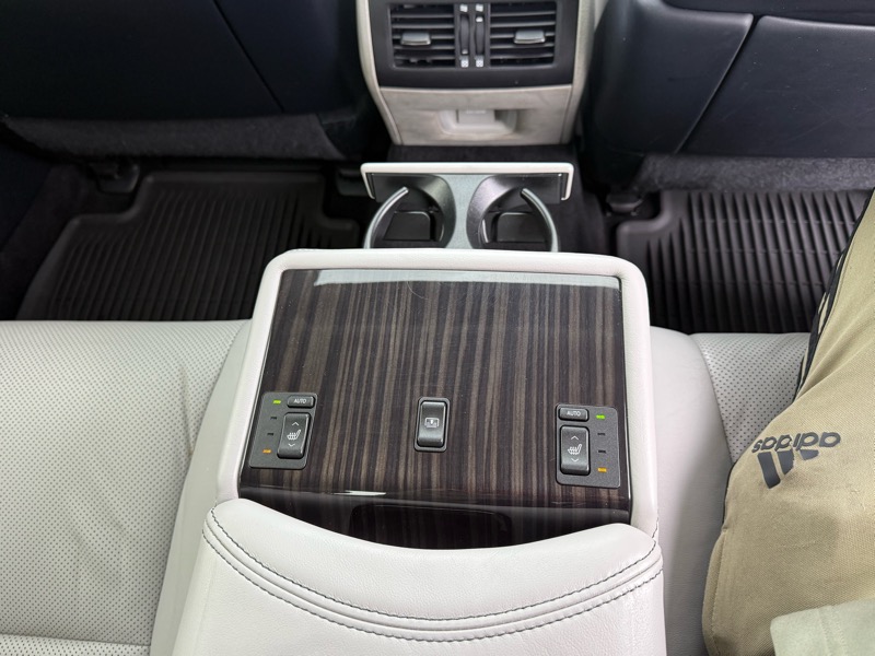 Lexus LS 460 Luxury Sedan AWD 2013 Lexus LS 460 Luxury Sedan AWD 2013