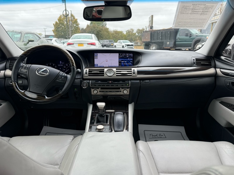 Lexus LS 460 Luxury Sedan AWD 2013 Lexus LS 460 Luxury Sedan AWD 2013