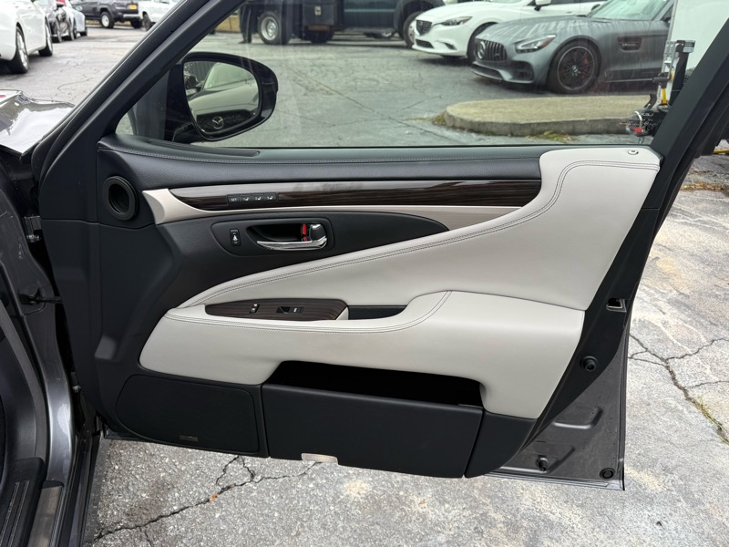 Lexus LS 460 Luxury Sedan AWD 2013 Lexus LS 460 Luxury Sedan AWD 2013