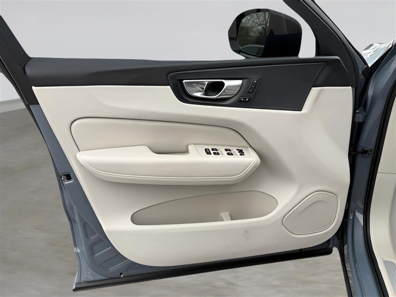 Volvo XC60 B5 Plus Dark 2023