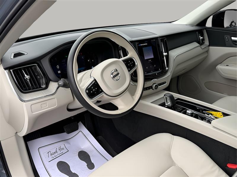 Volvo XC60 B5 Plus Dark 2023