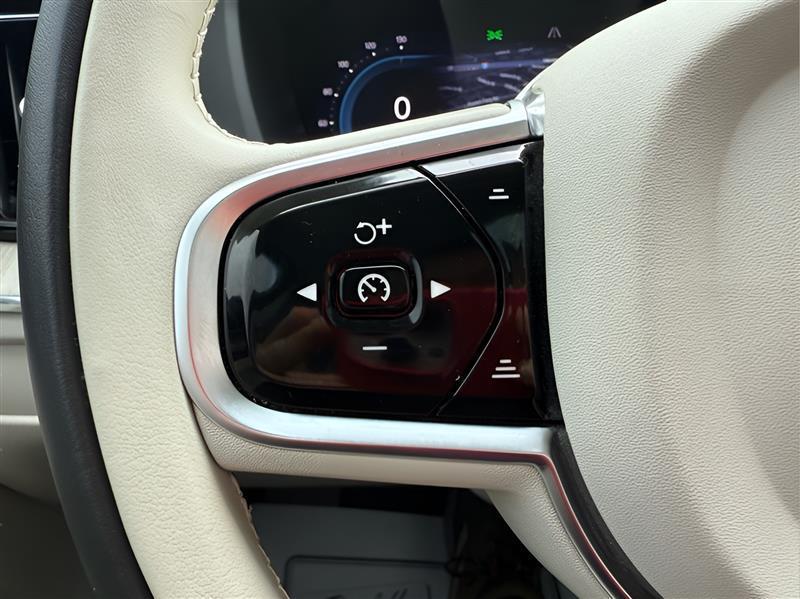 Volvo XC60 B5 Plus Dark 2023