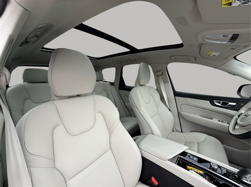 Volvo XC60 B5 Plus Dark 2023