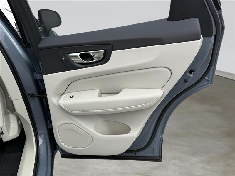 Volvo XC60 B5 Plus Dark 2023